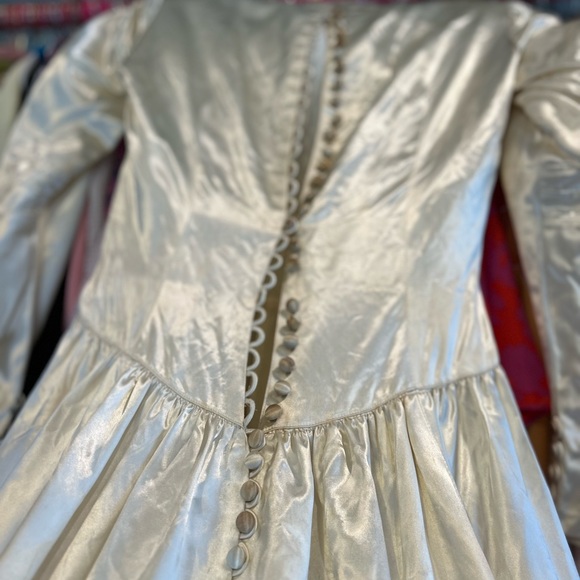 Antique 1930s Wedding Gown - Picture 13 of 17